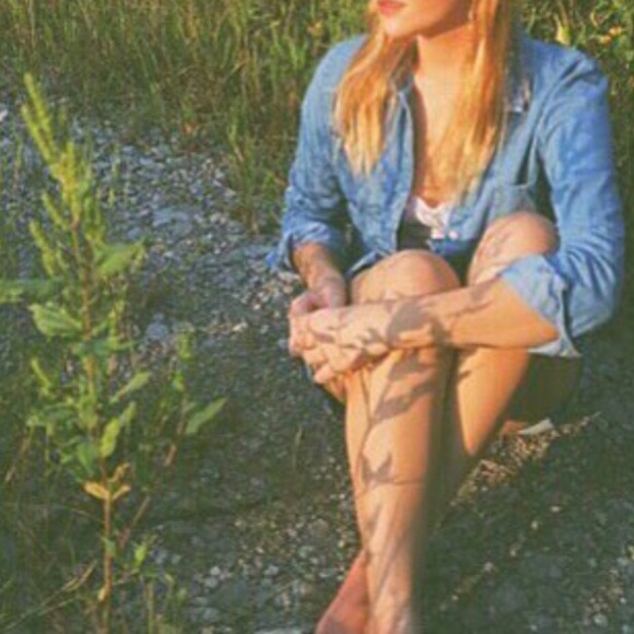 Meet your Posher, Beth - Picture 2 of 2